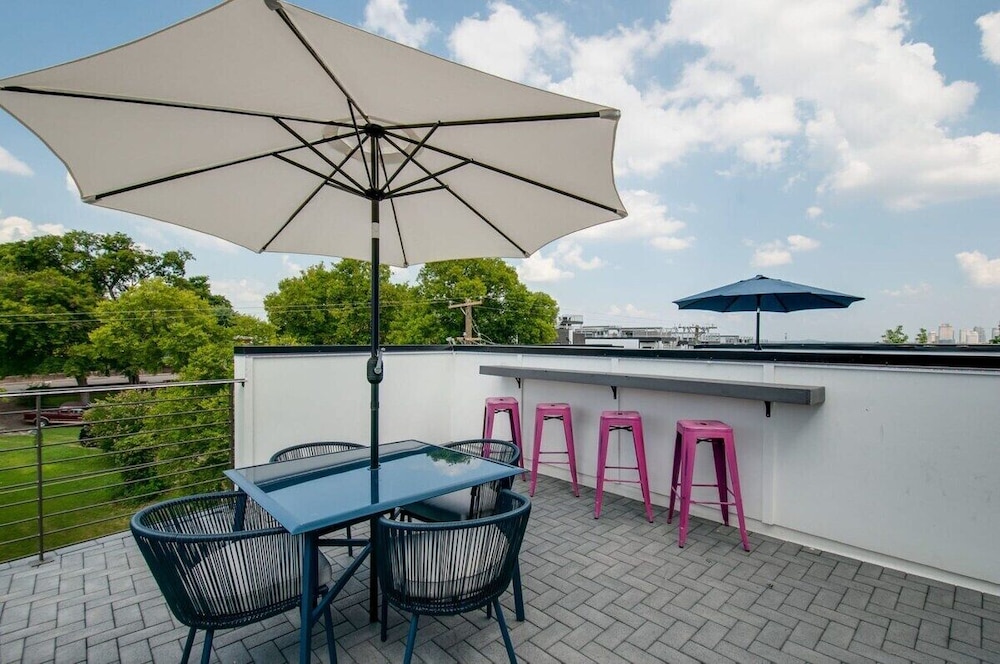 King Queen 2 Homes - 24 Beds City Views