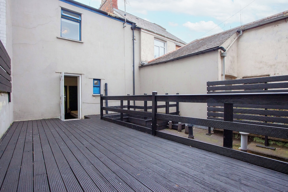 higgihaus 107 Sleeps 4 Monday - Friday