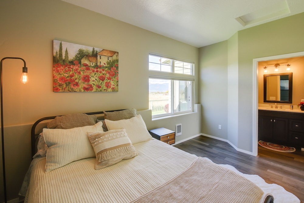 Pet-friendly Stevensville Home w/ Mountain Views! view 5