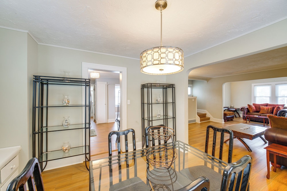 11 Mi to Dtwn Cleveland: Family Home w/ Yard