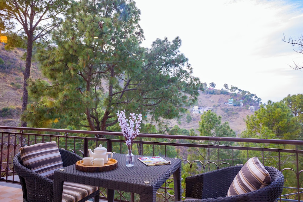 Alaya Stays Captains Nest 3 BHK Retreat With Garden & Scenic Views