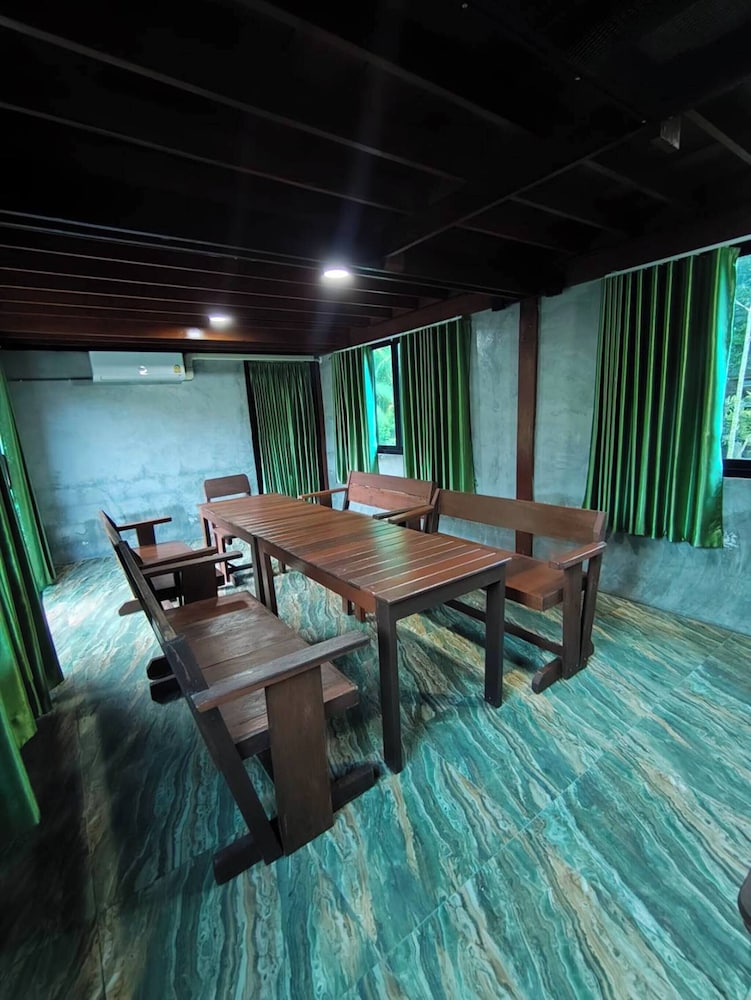 Charming Ao Luek Tai Retreat With Breathtaking Views