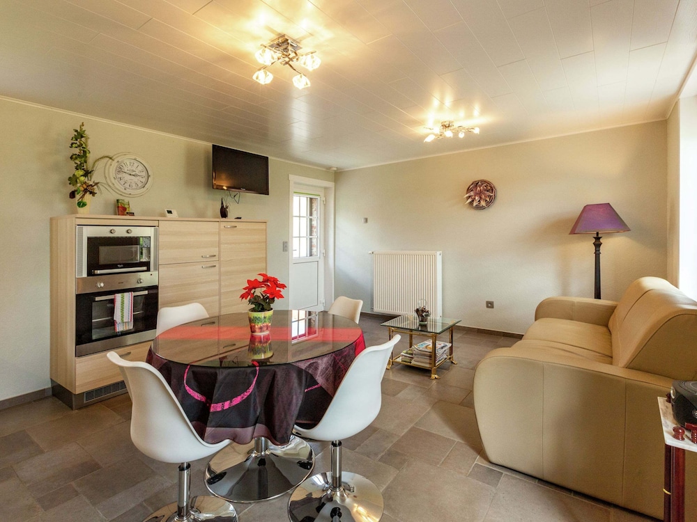 Cozy Home for 4 Guests view 3