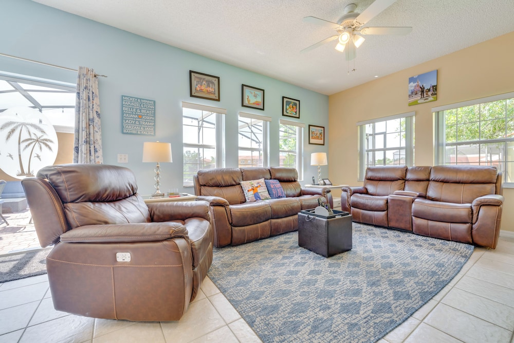 10 Mi to Disney Parks: Resort Retreat w/ Patio