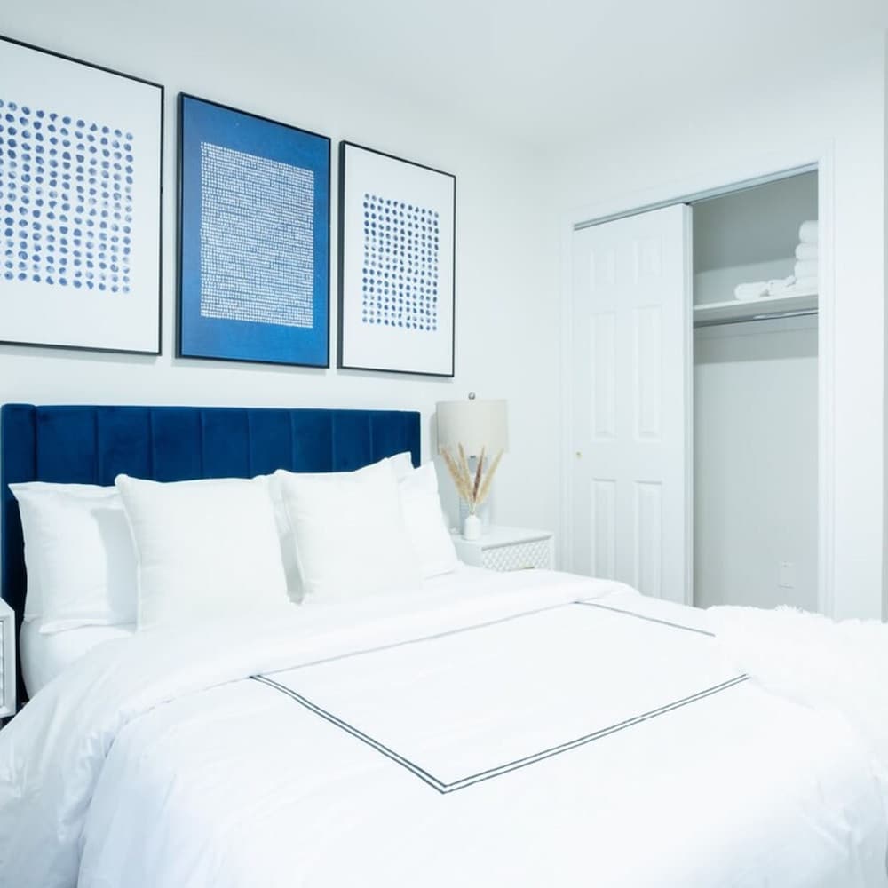 49-3b Newly Renovated 2BR W D Midtown East
