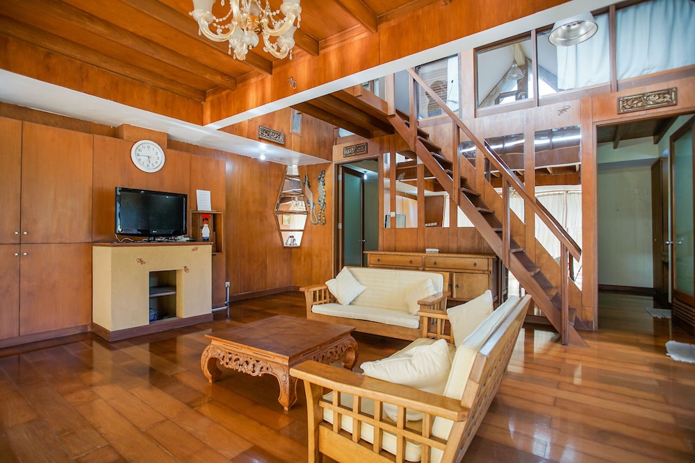 Bedugul Lake View Villa view 5