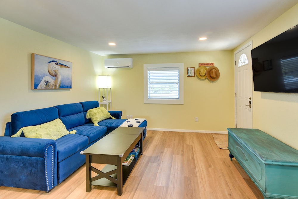 Pet-friendly Freeport Vacation Rental w/ Deck!