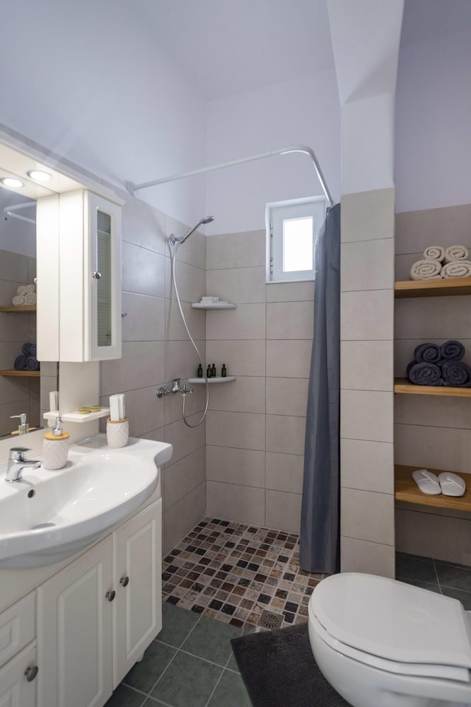 Parian Charming 3bedroom Home