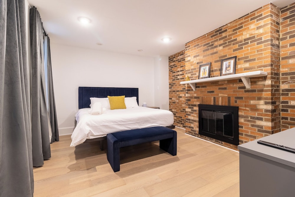 Thena Hotel - Oversized 1 Bedroom