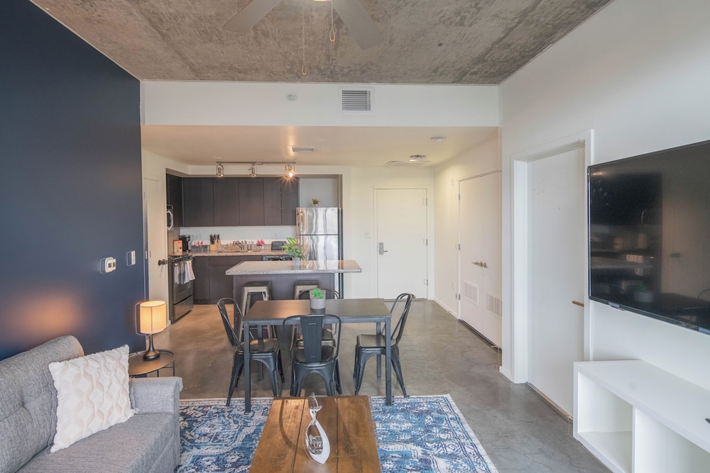 ROVE LIVING/KL - Roosevelt Point
