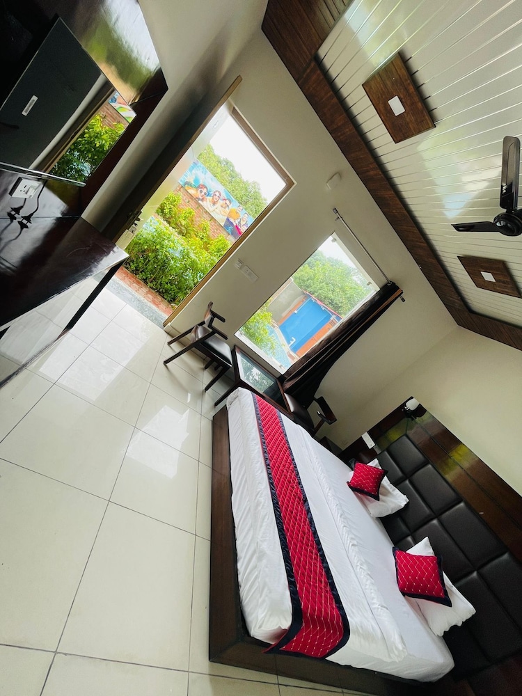 Lee Corbett Resort