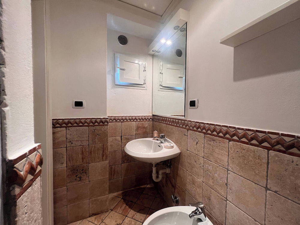 Charming Apt Near the Beach