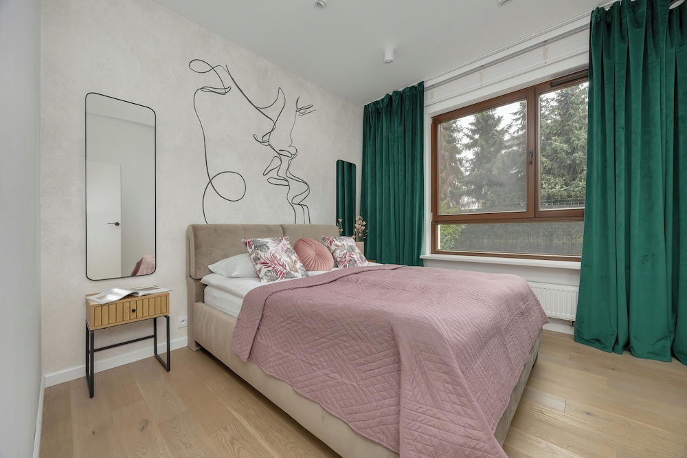 Family 3-bedroom Apartment by Renters view 5