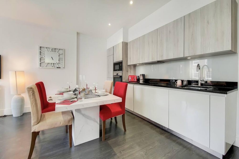 Modern 2-bedroom Apartment Off Baker Street W AC