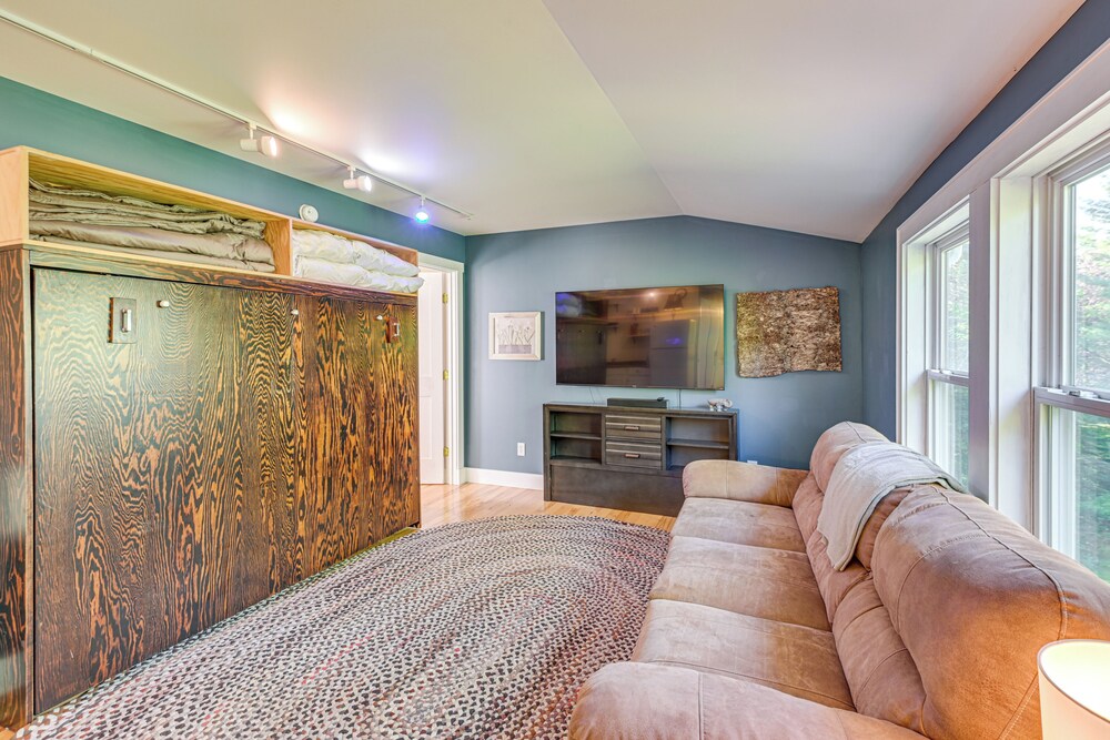 1 Mi to Acadia National Park: Spacious Retreat!