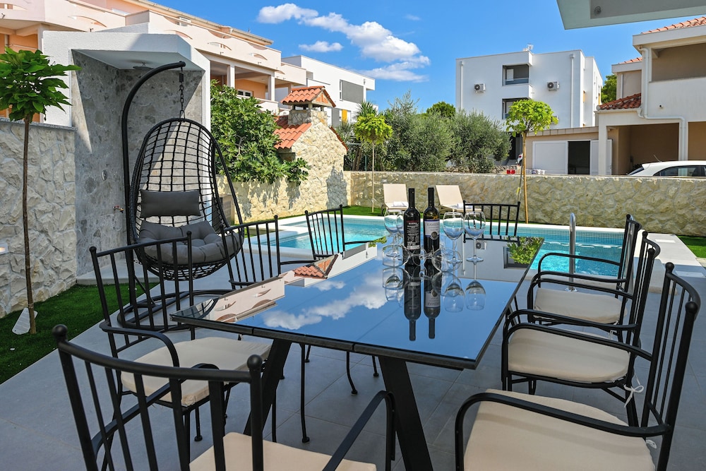 Nova Luxury Residence apartment with private heated pool