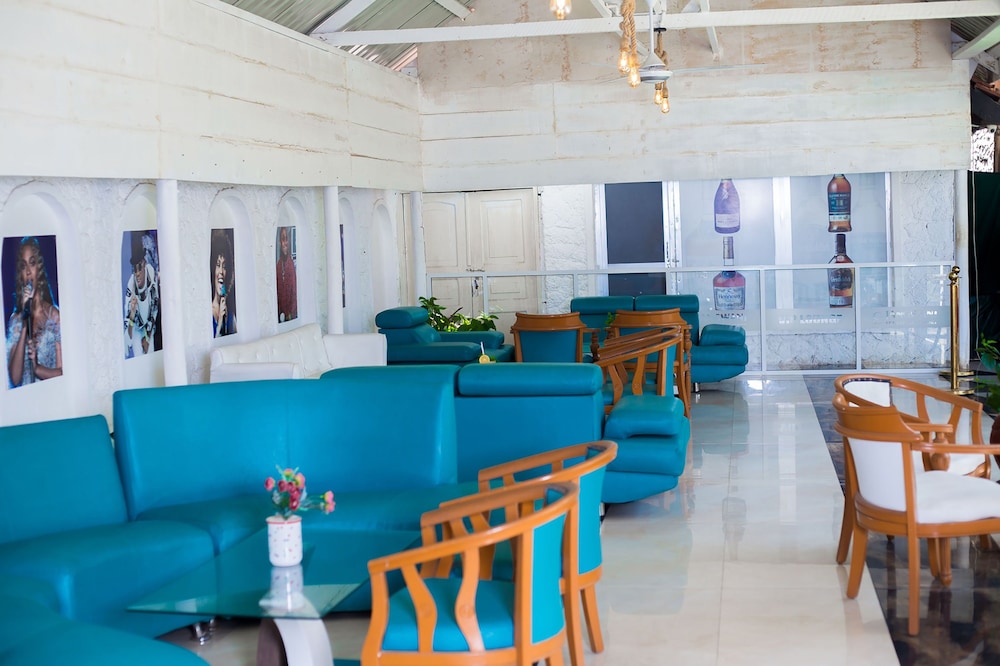 Best Western Jangwani Sea Breeze Hotel