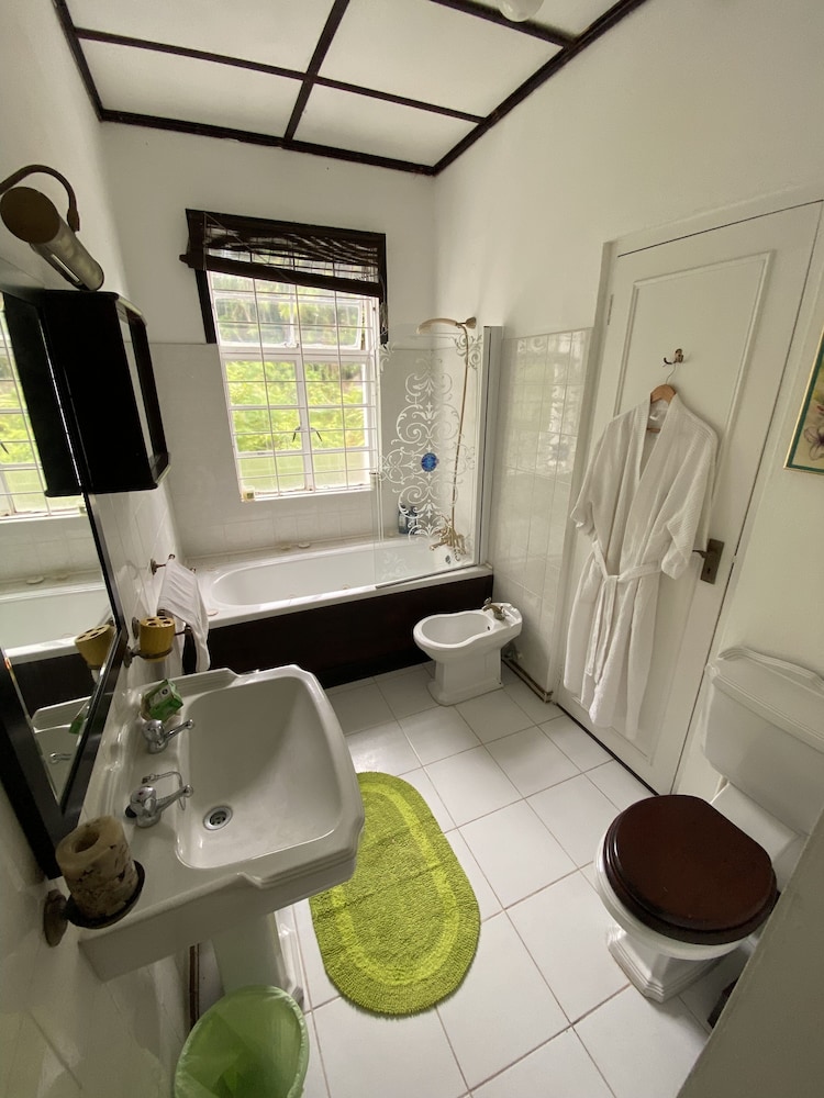 Barbados Chi Guest House