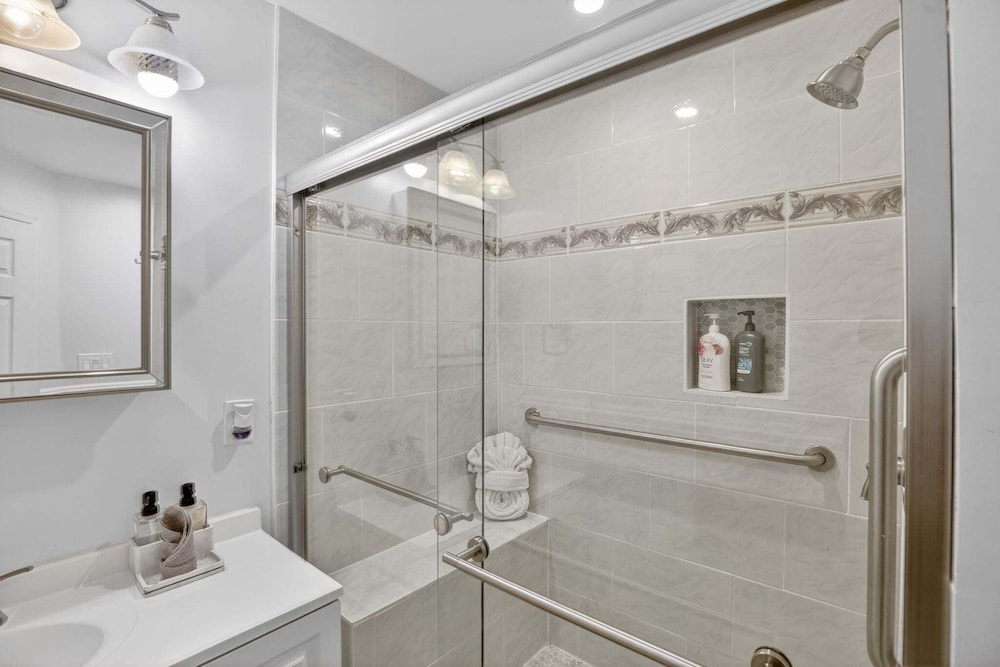 Elegant Home With Game Room Near Bwi 3 Bedroom Home