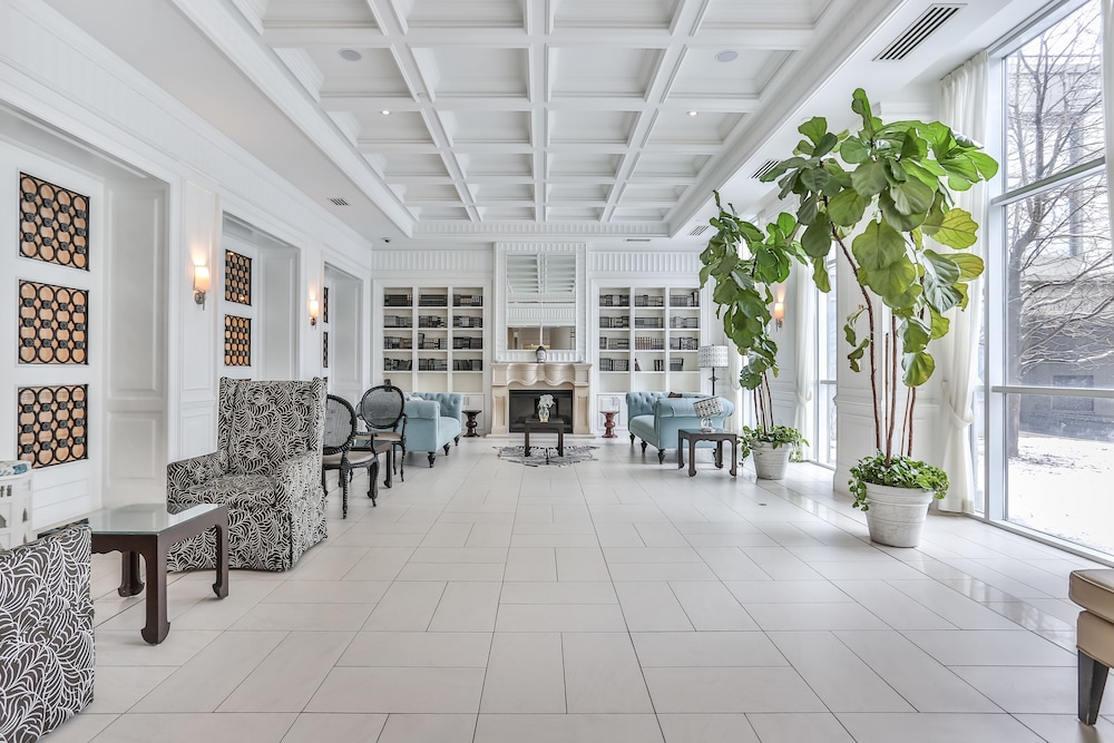 Simply Comfort Gorgeous Apt North York - Image 2