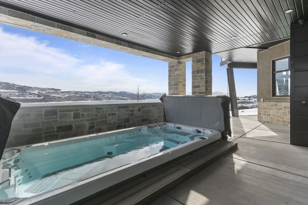 11494 N Ursa Circle- Skyridge 5 Br Home W/ Hot Tub 5 Bedroom Home