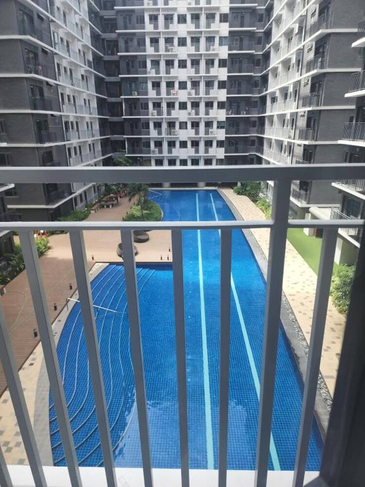 Sapphira Manor Luxurious Condo by the Bay
