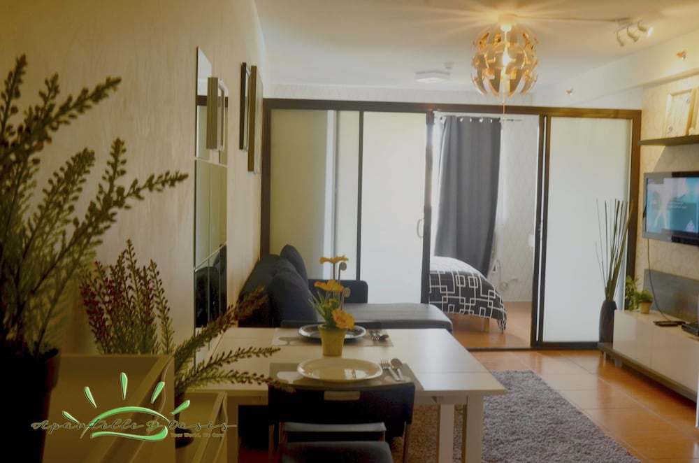 1 Bedroom Deluxe Condo at Apartelle D' Oasis