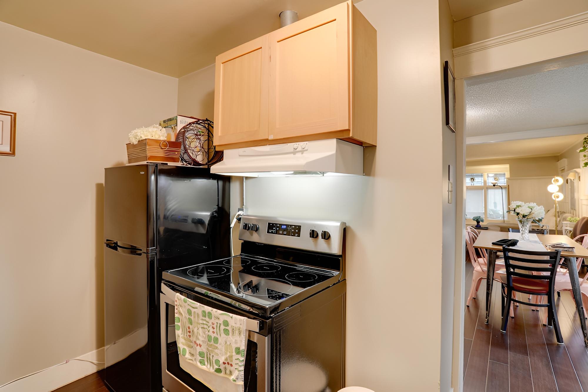 Walkable Seattle Home: 2 Mi to Pike Place Market view 5