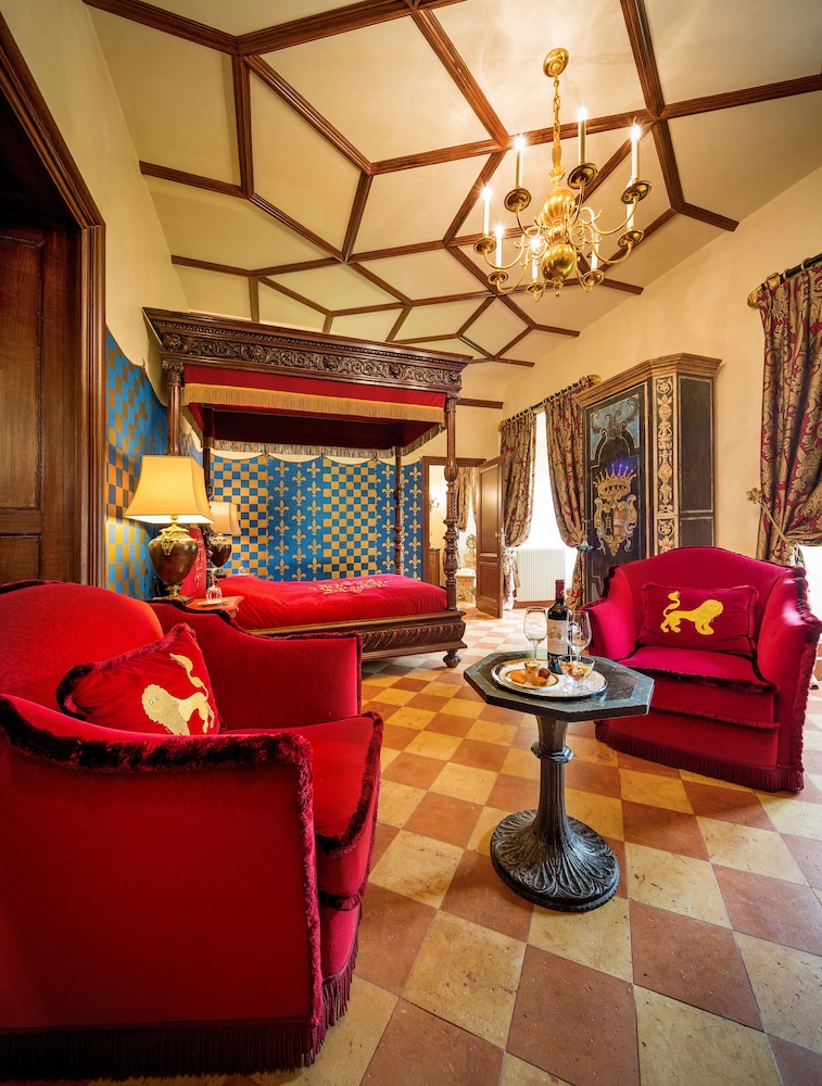 Château La Tour Carnet - B.Magrez Luxury Wine Experience