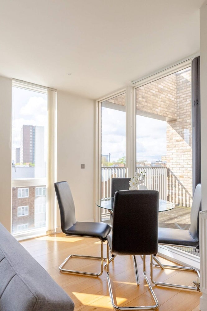 Radiant 1BD Retreat, North Maida Vale!