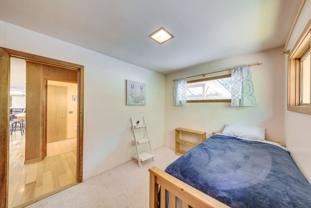 Sandpoint Vacations - 12 Mi to Schweitzer: Spacious Home w/ Deck! - Property Image 5