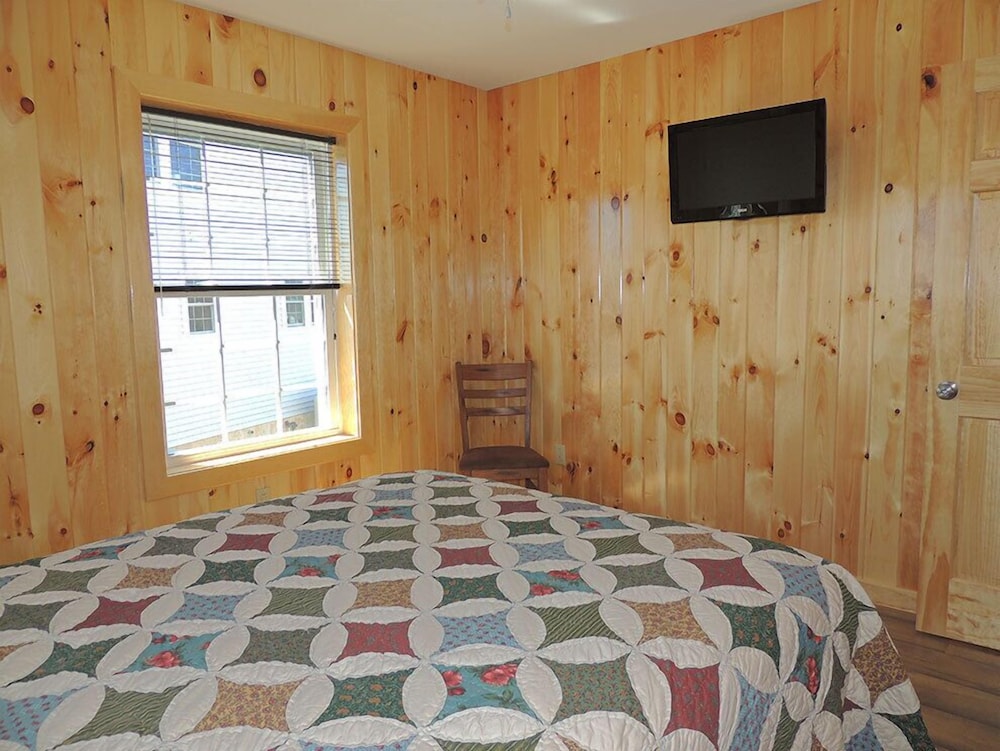 Angel Rock Waterfront Cottages and Vacation Homes