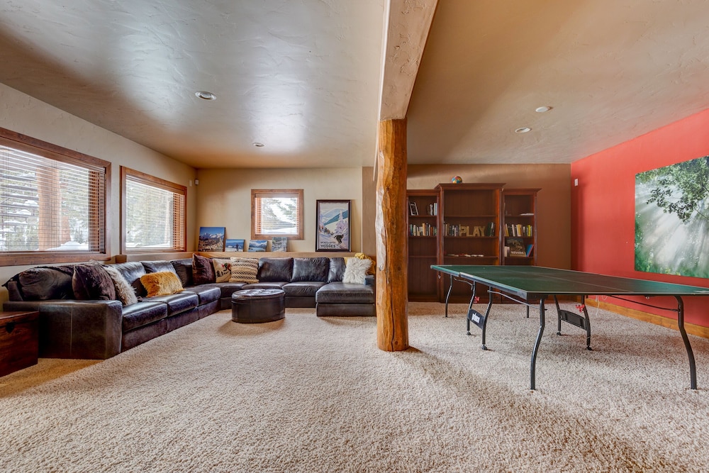 400 Whispering Pines Circle Private Home with Hot Tub