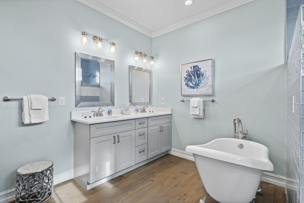 143 Catch And Relax: 5br Home W/ Pool & Spa! 5 Bedroom Home