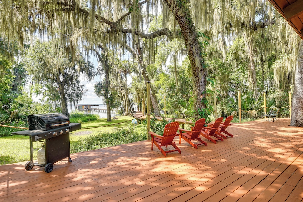 Little Lake George Hideaway w/ Furnished Boathouse