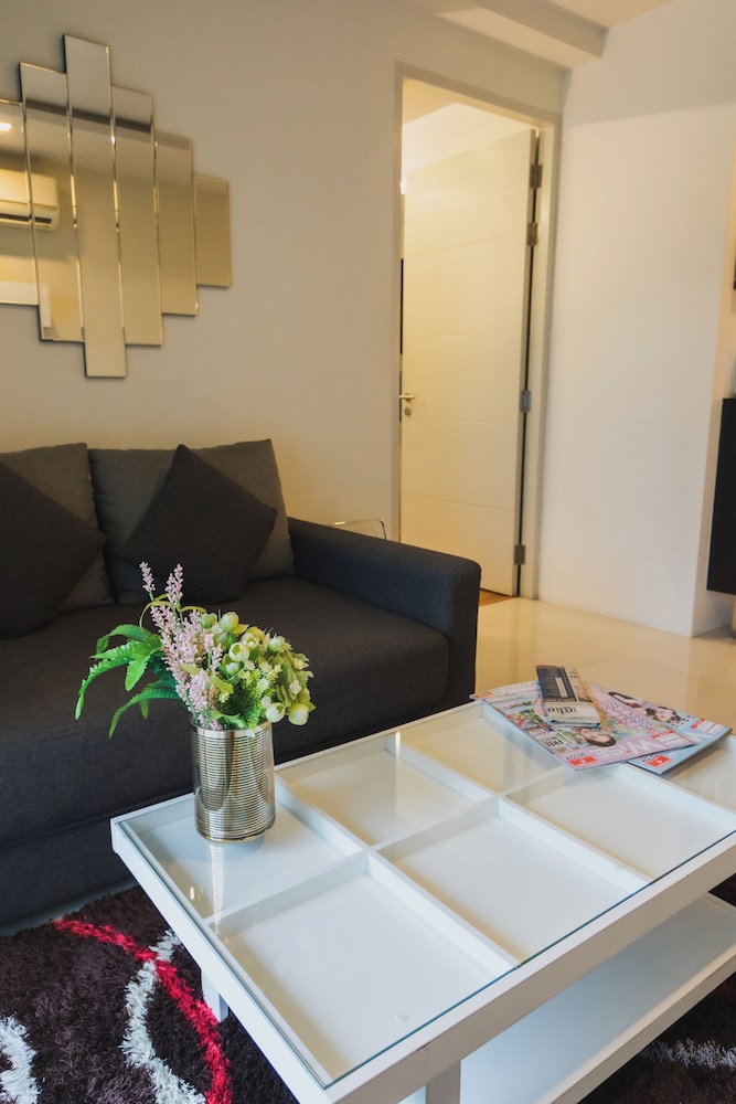 Beverly 33 Suites by PROMPT HOLIDAY HOME