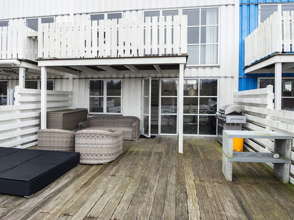 6 Person Holiday Home in Ebeltoft-by Traum