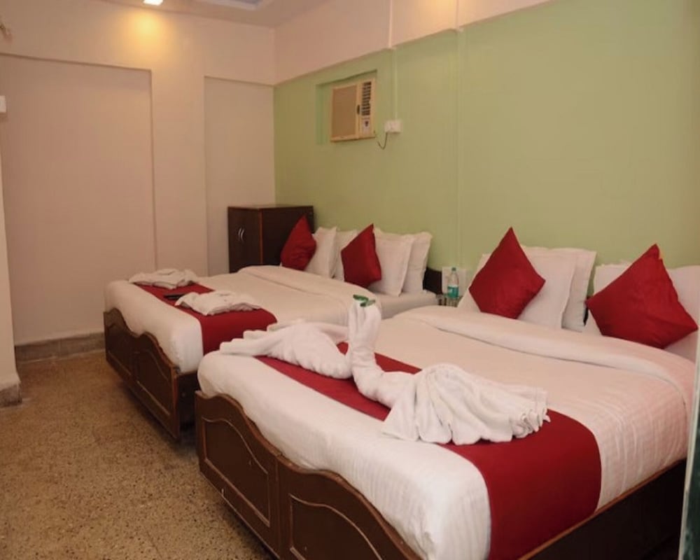 Anil Guest House Santacruz East