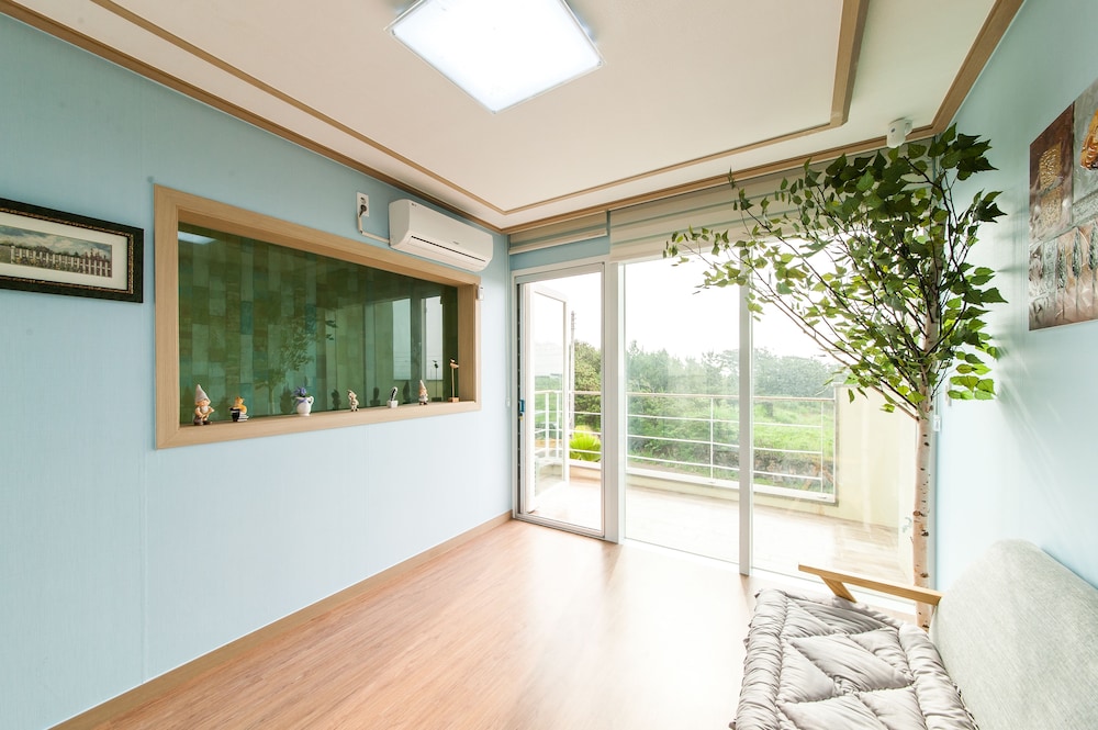 Vitamin Sea House