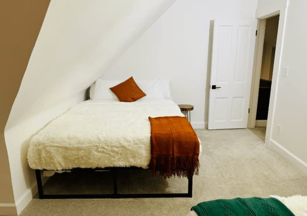 Short North Convention King Bed Free Parking