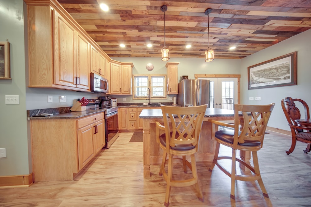 Home w/ River View & Game Room in Tidioute!