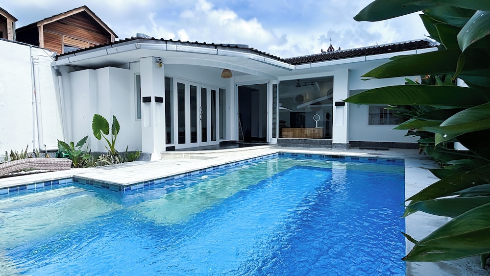 LaLeBay Seminyak