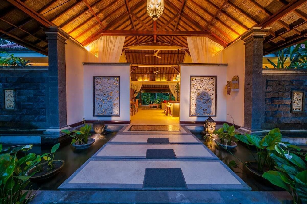Infinity Jungle View Aashaya Villa Ubud view 3