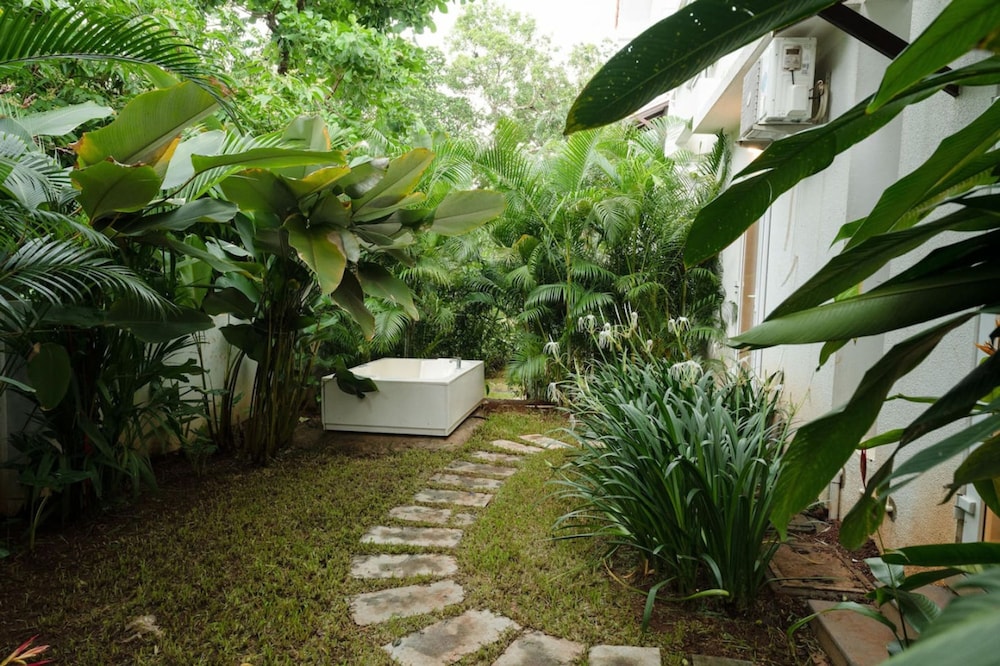 Casa Del Leon by Hireavilla -3br w Pool in Assagao view 2