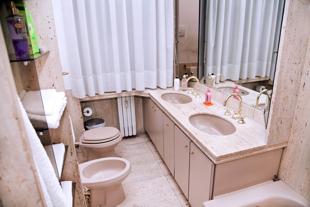 Kosher B&B The Home in Rome