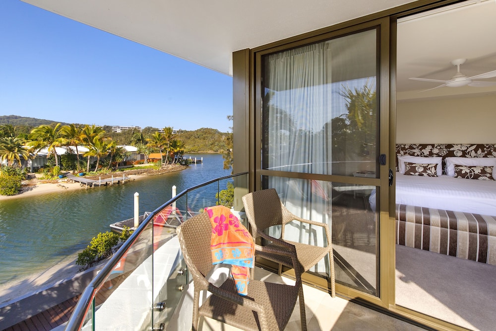 Pisces Apartments view 4