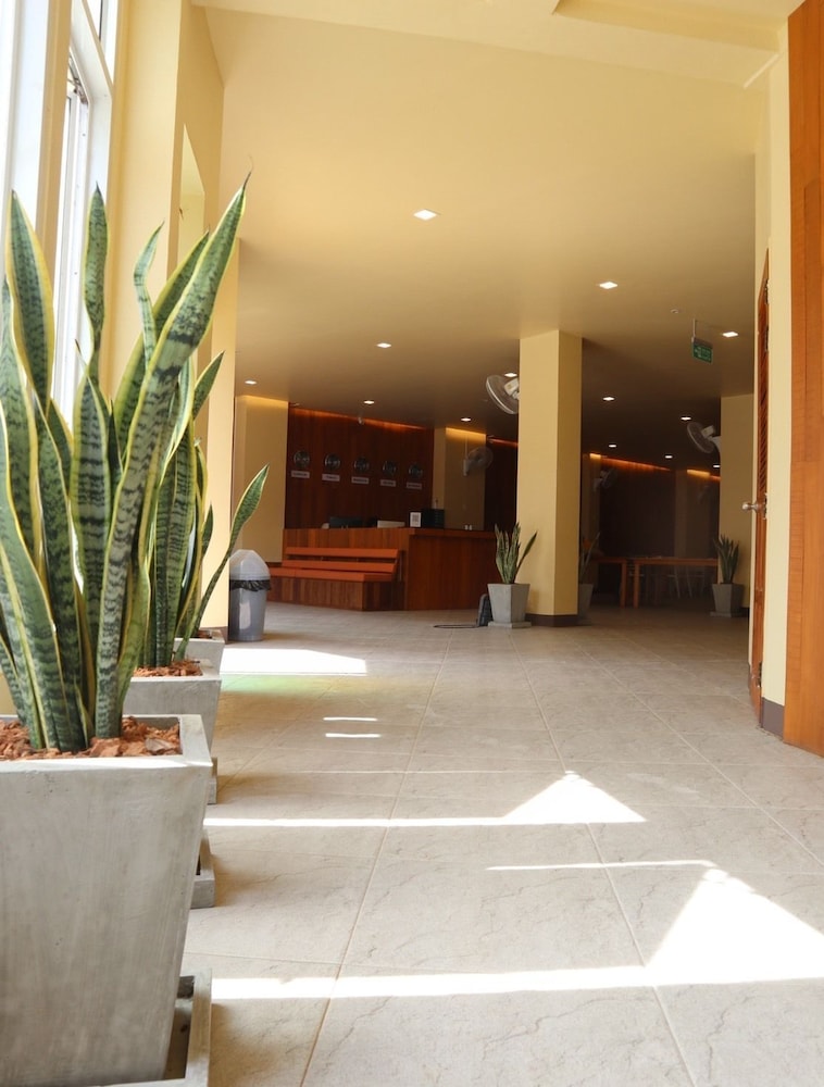Lobby & Reception