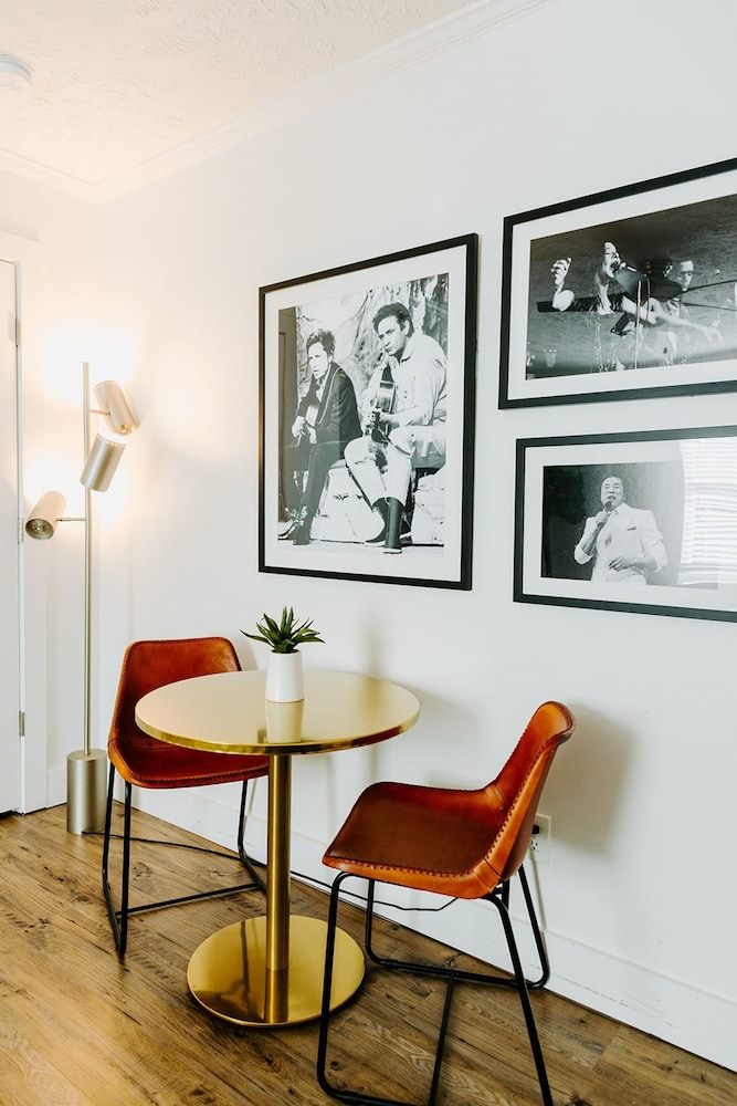 The Vinyl at Music Row - 1 Bedroom Garden Suite