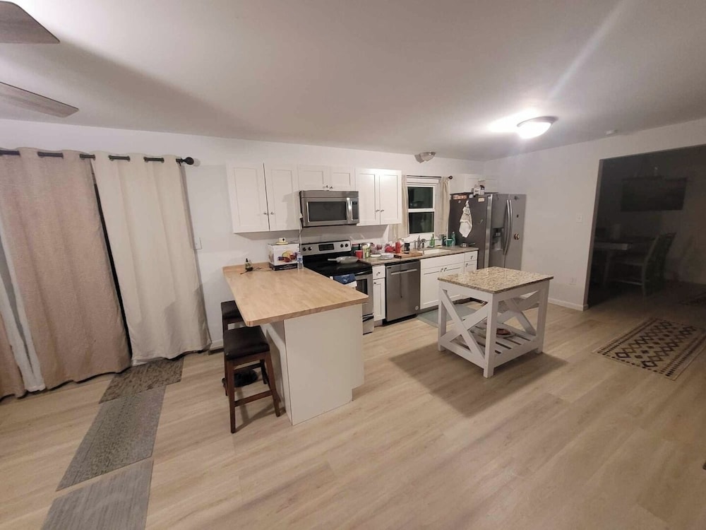 Spacious 4BR Home w/ Pool Family Friendly