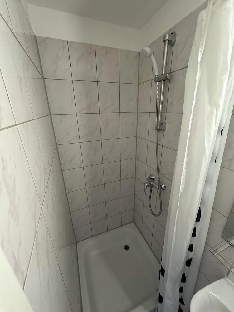 2-Rent Group Hostel Apartments HAN53